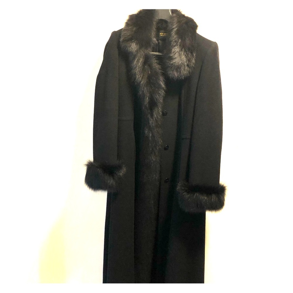 M R APPAREL GROUP EXCLUSIVELY AT NORDSTROM